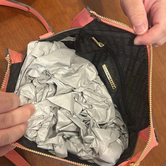 Steve Madden crossbody bag - Picture 3 of 5